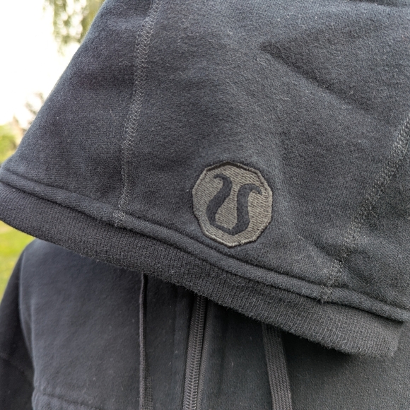 Lululemon Mens Full zip-up hoodie Black Heavy vented jacket size L or M - Picture 13 of 14